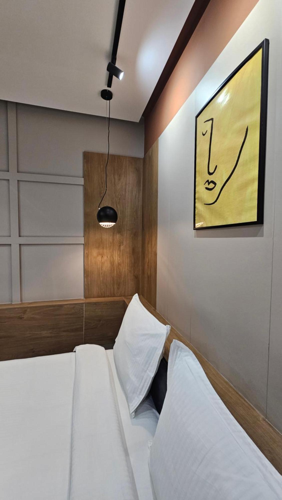 טיראנה Tam Serviced Studio Apartments Next To Blloku מראה חיצוני תמונה