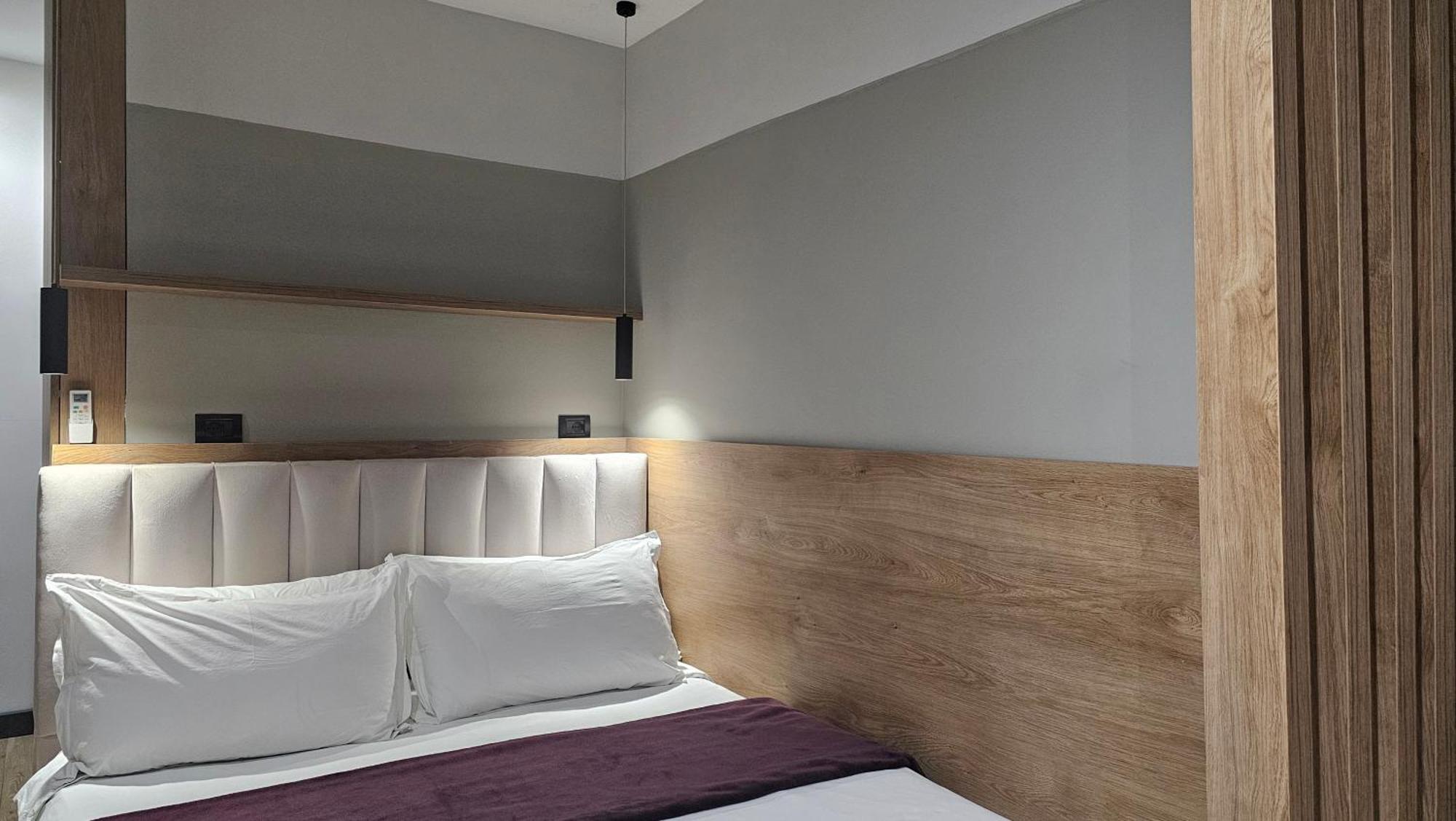 טיראנה Tam Serviced Studio Apartments Next To Blloku מראה חיצוני תמונה